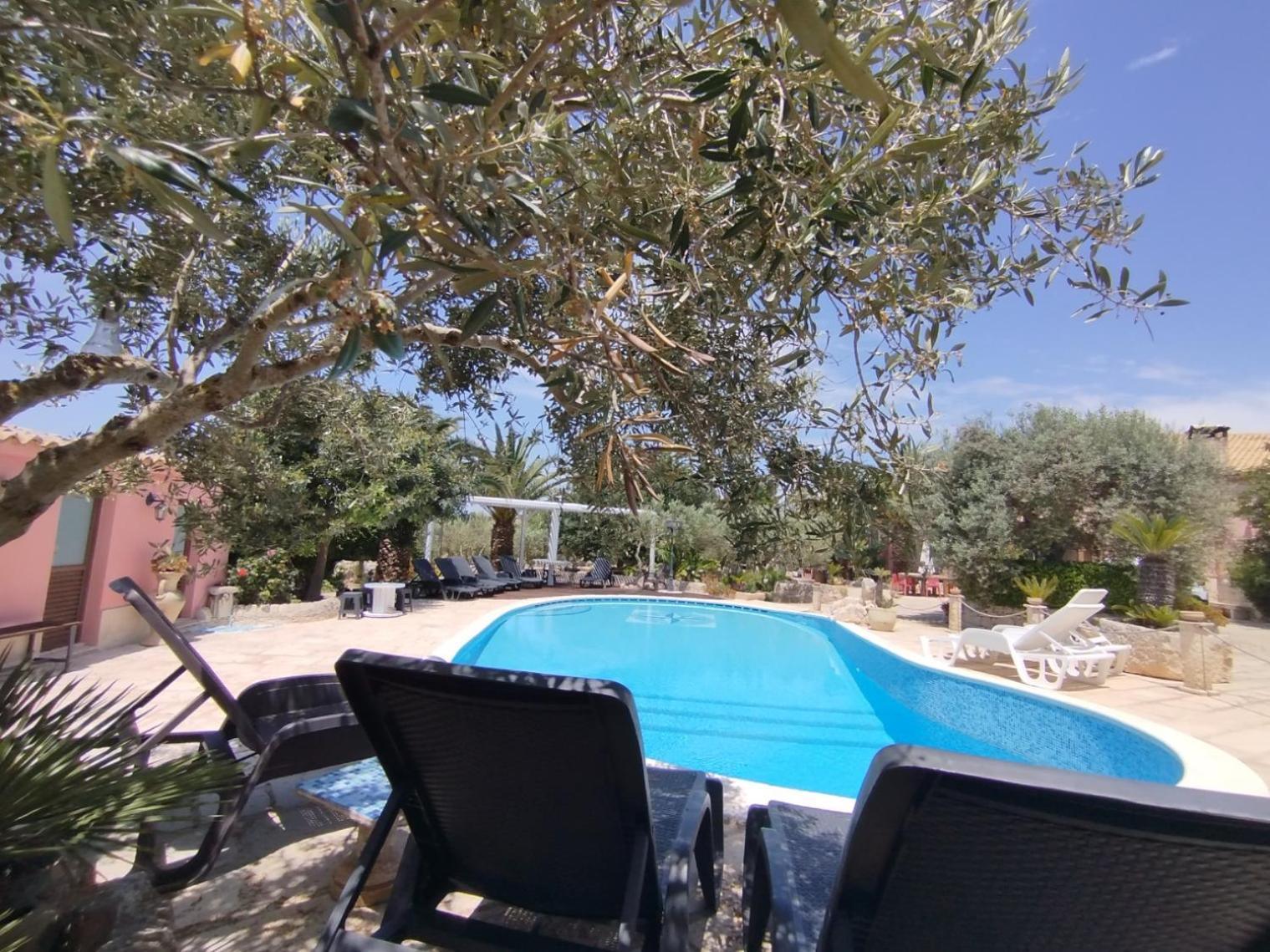 Dependance In Villa Con Piscina راغوزا المظهر الخارجي الصورة